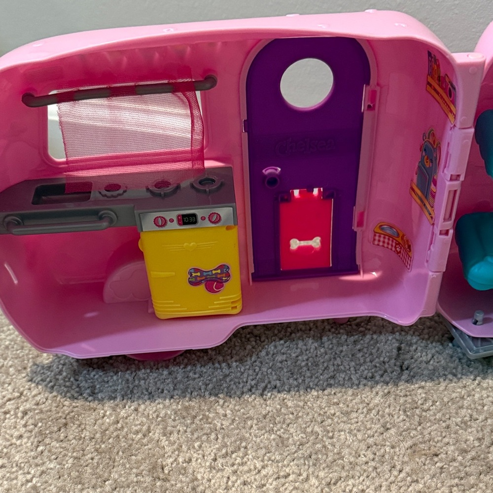 Barbie Pink Chelsea Camper - Picture 5 of 8